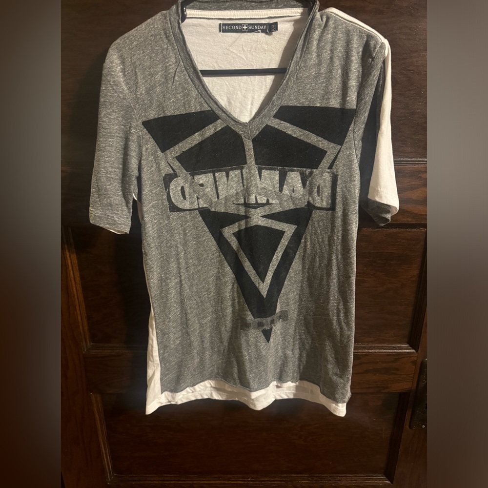 Second Sunday, Gray Graphic Tee, N Neck, NWT, Size Small